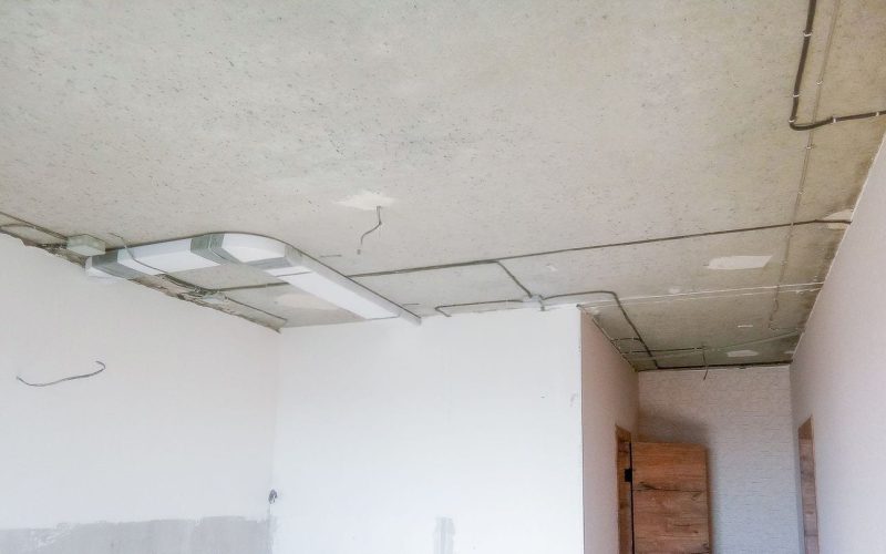 Натяжной потолок на кухне 16 м2