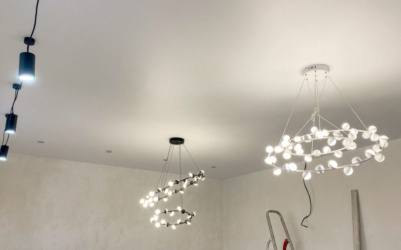 Натяжной потолок в детской 24 м2​