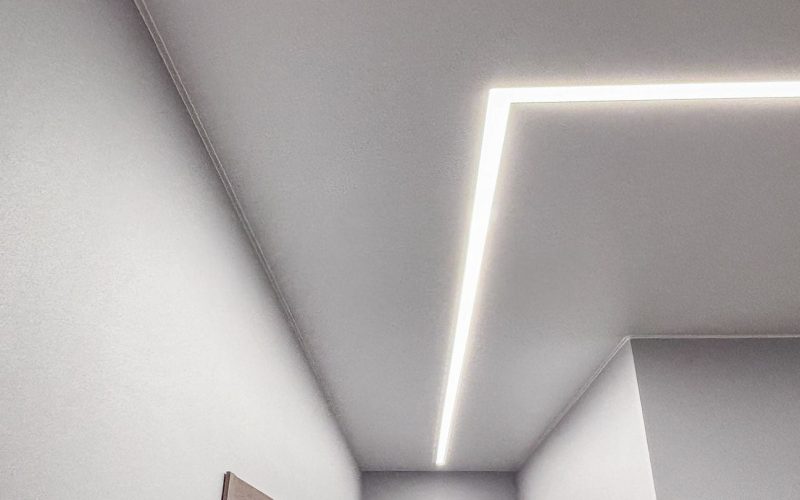 Натяжной потолок в коридоре 15 м2