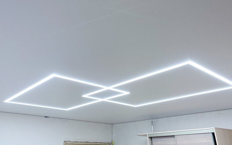 Натяжной потолок в квартире 19 м2