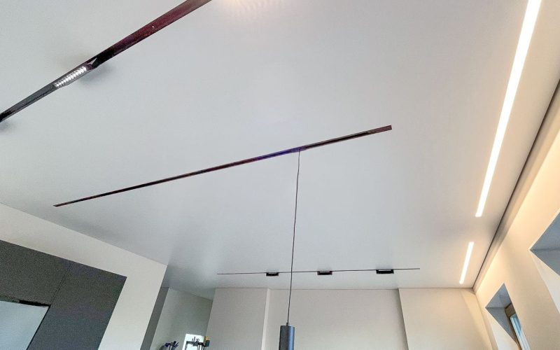 Натяжной потолок в квартире 31 м2