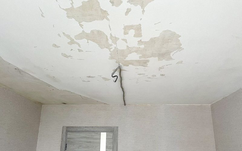 Натяжной потолок в спальне 12 м2