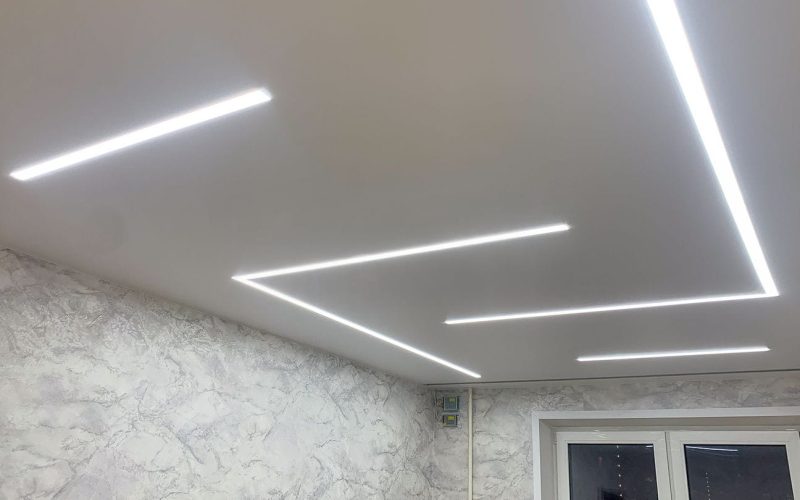 Натяжной потолок в спальне 13 м2