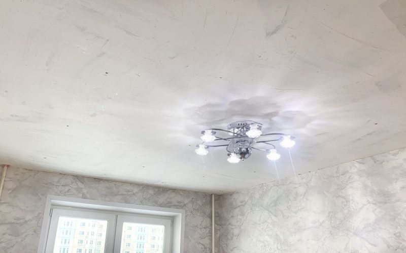 Натяжной потолок в спальне 13 м2